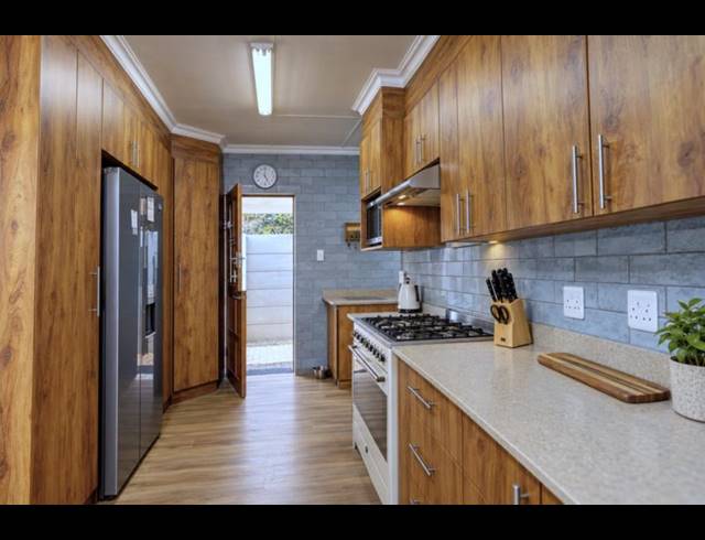 3 BEDROOM HOUSE FOR SALE IN GROOT BRAKRIVIER CENTRAL
